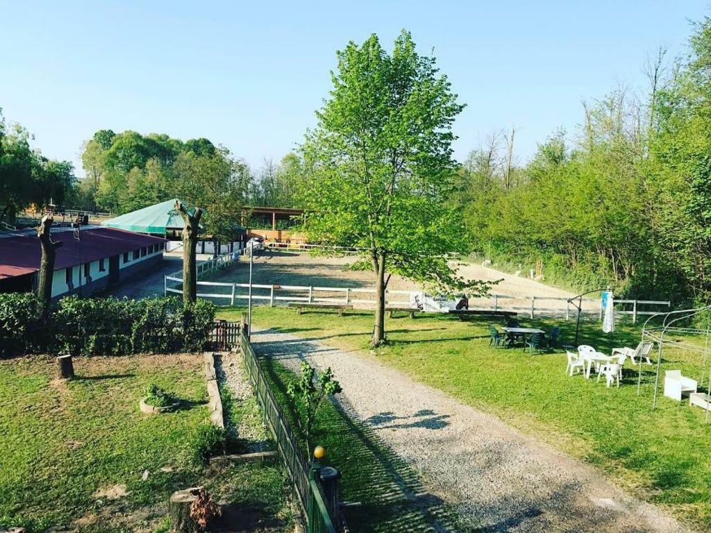 Agriturismo La Fornace Centro Ippico Como Exterior photo